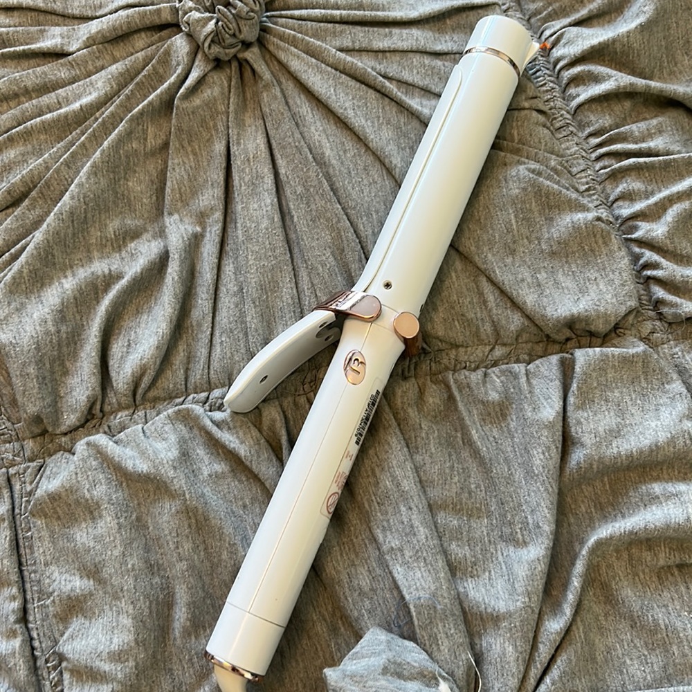 T3 curling iron